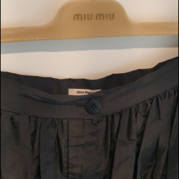 Midi Length Balloon style skirt - Picture 2 of 8